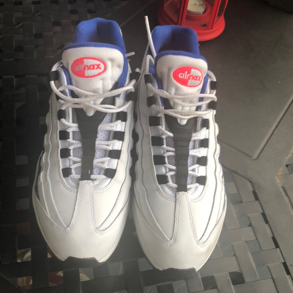 Nike Air Max 95 Essentials